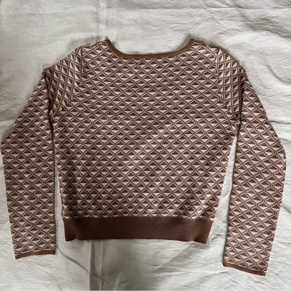 Tahari Square neck patterned sweater, Sz L - Picture 4 of 5